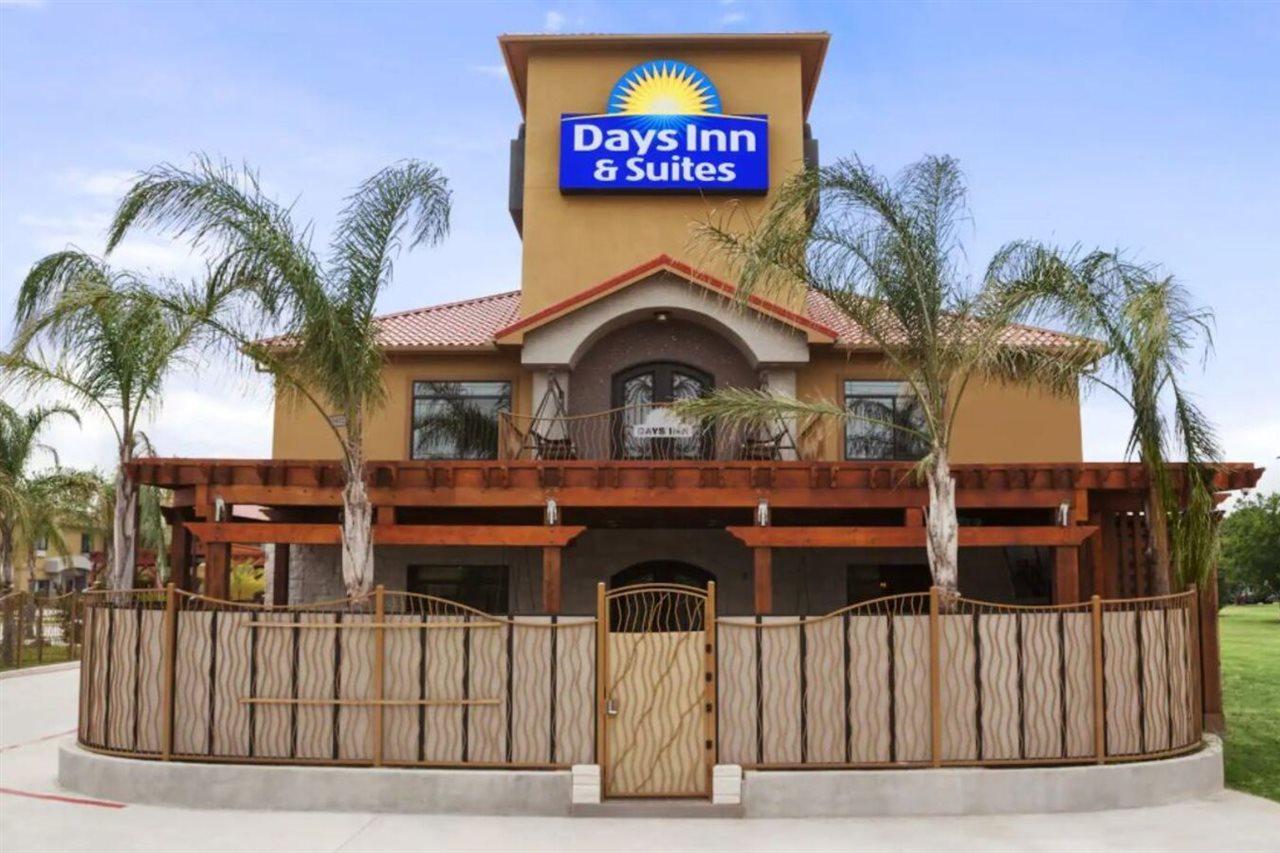 Days Inn & Suites By Wyndham Houston North-Spring Westfield エクステリア 写真