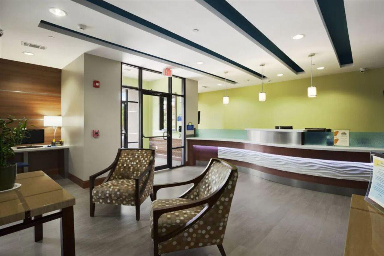 Days Inn & Suites By Wyndham Houston North-Spring Westfield エクステリア 写真