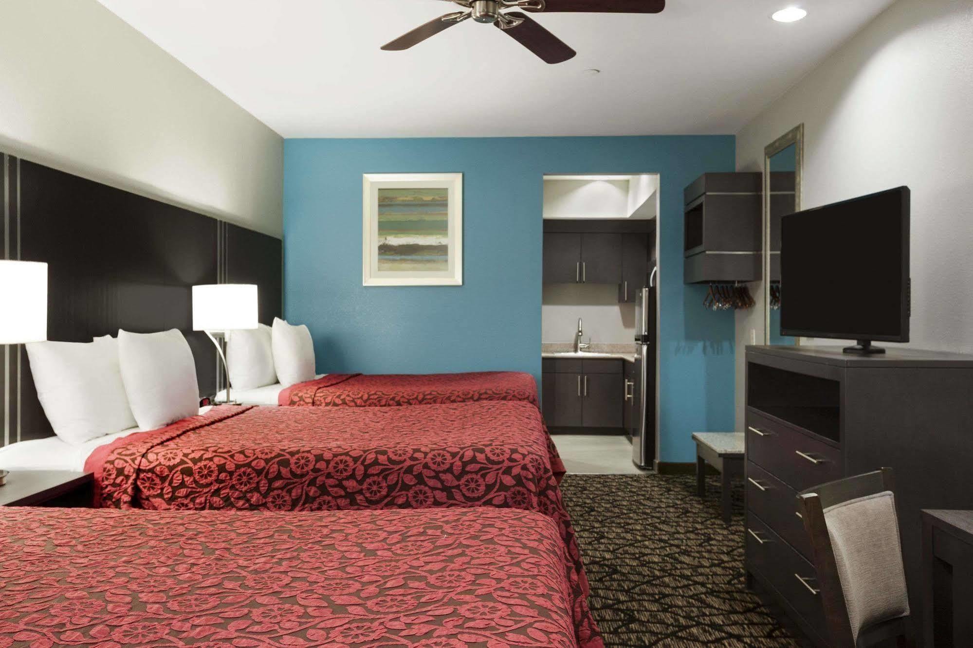 Days Inn & Suites By Wyndham Houston North-Spring Westfield エクステリア 写真