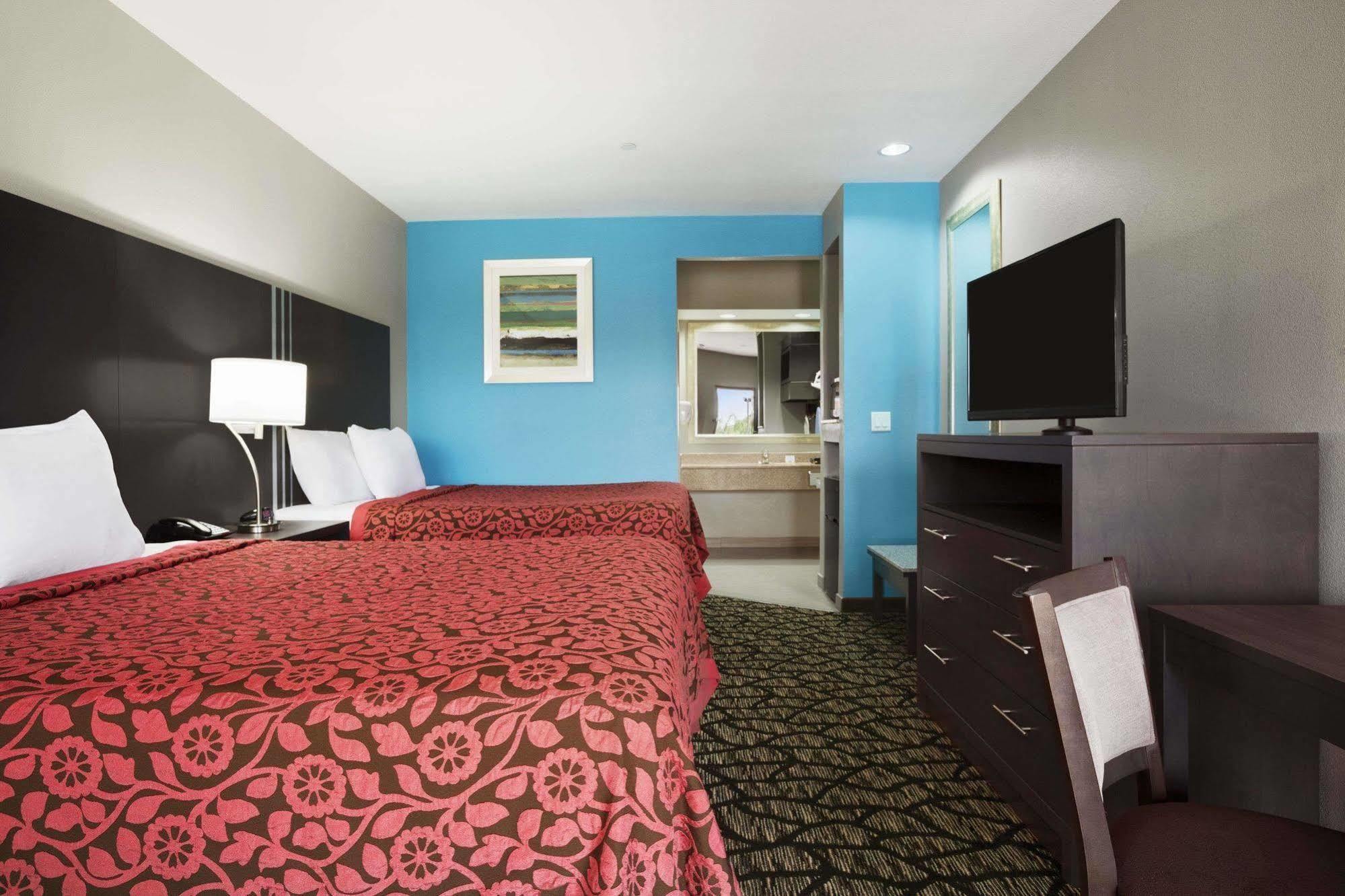 Days Inn & Suites By Wyndham Houston North-Spring Westfield エクステリア 写真
