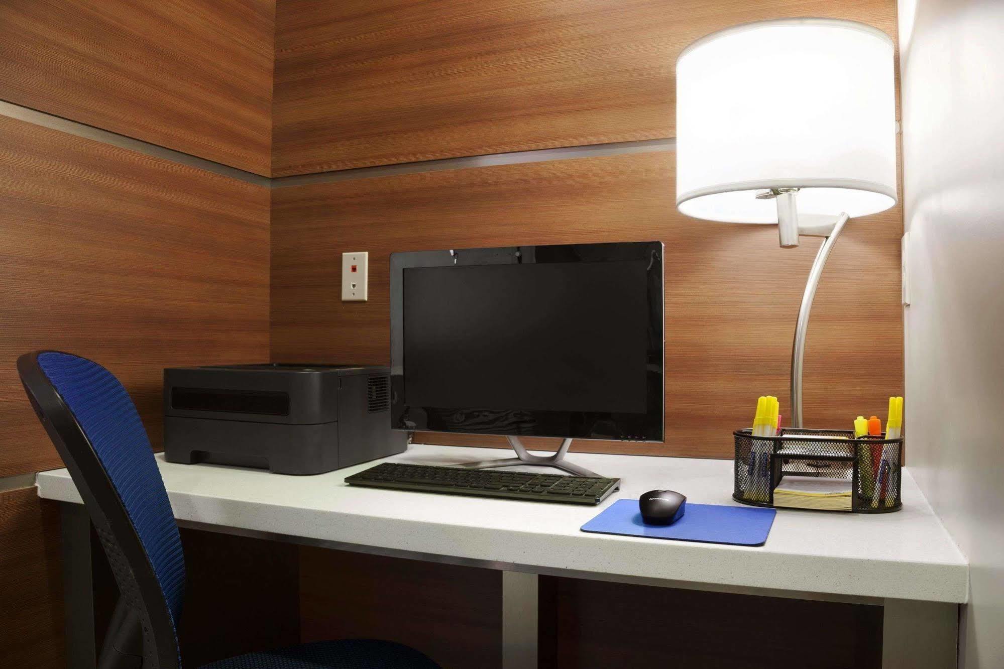 Days Inn & Suites By Wyndham Houston North-Spring Westfield エクステリア 写真
